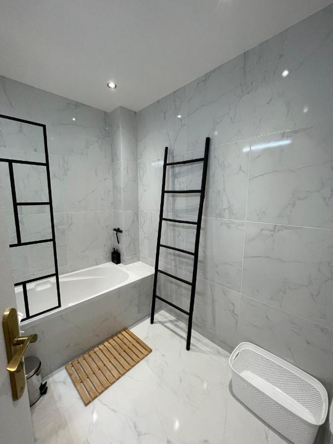 Comfortable Apartment With Parking - Antibes Riviera Екстериор снимка